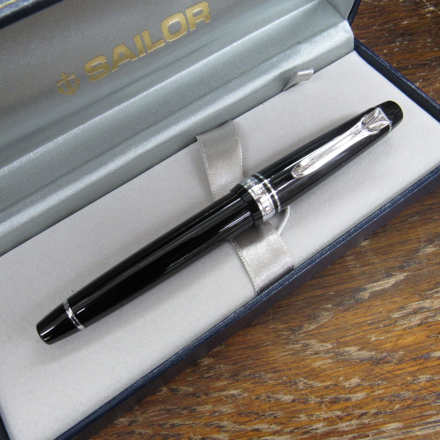 未使用品 セーラー 万年筆 SAILOR プロフェッショナルギア 銀 K14