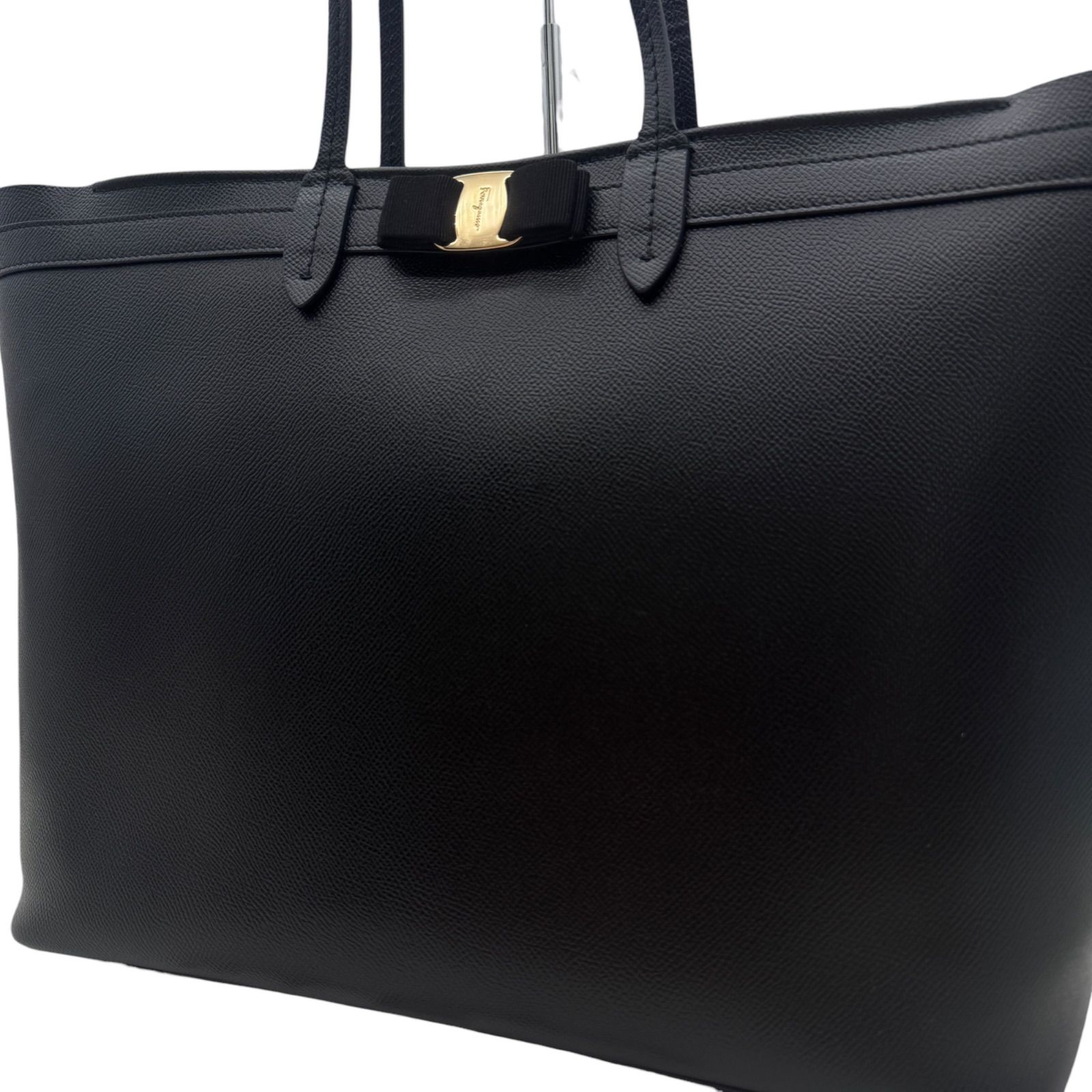 極美品 Salvatore Ferragamo サルヴァトーレフェラガモ ヴァラリボン 