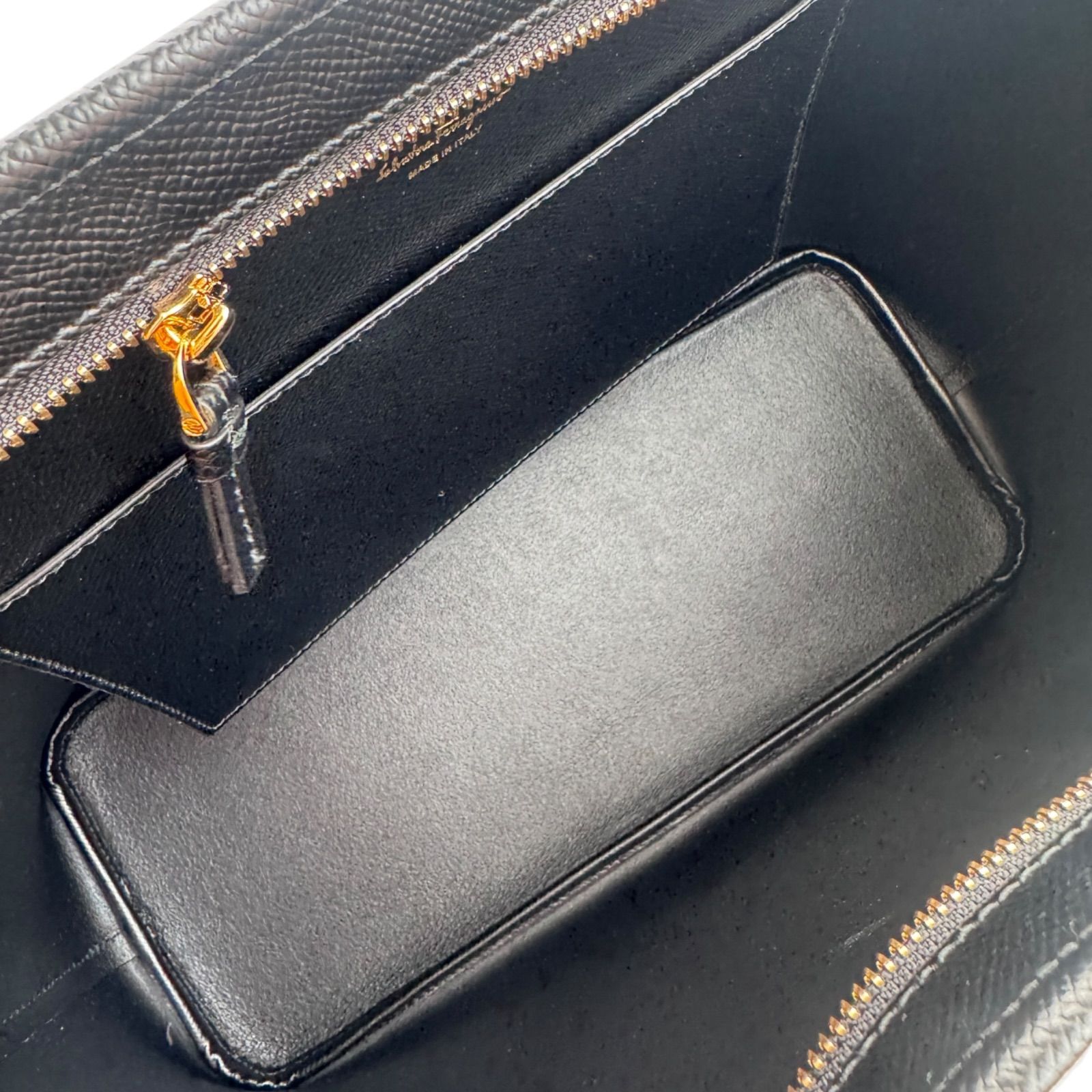 極美品 Salvatore Ferragamo サルヴァトーレフェラガモ ヴァラリボン 