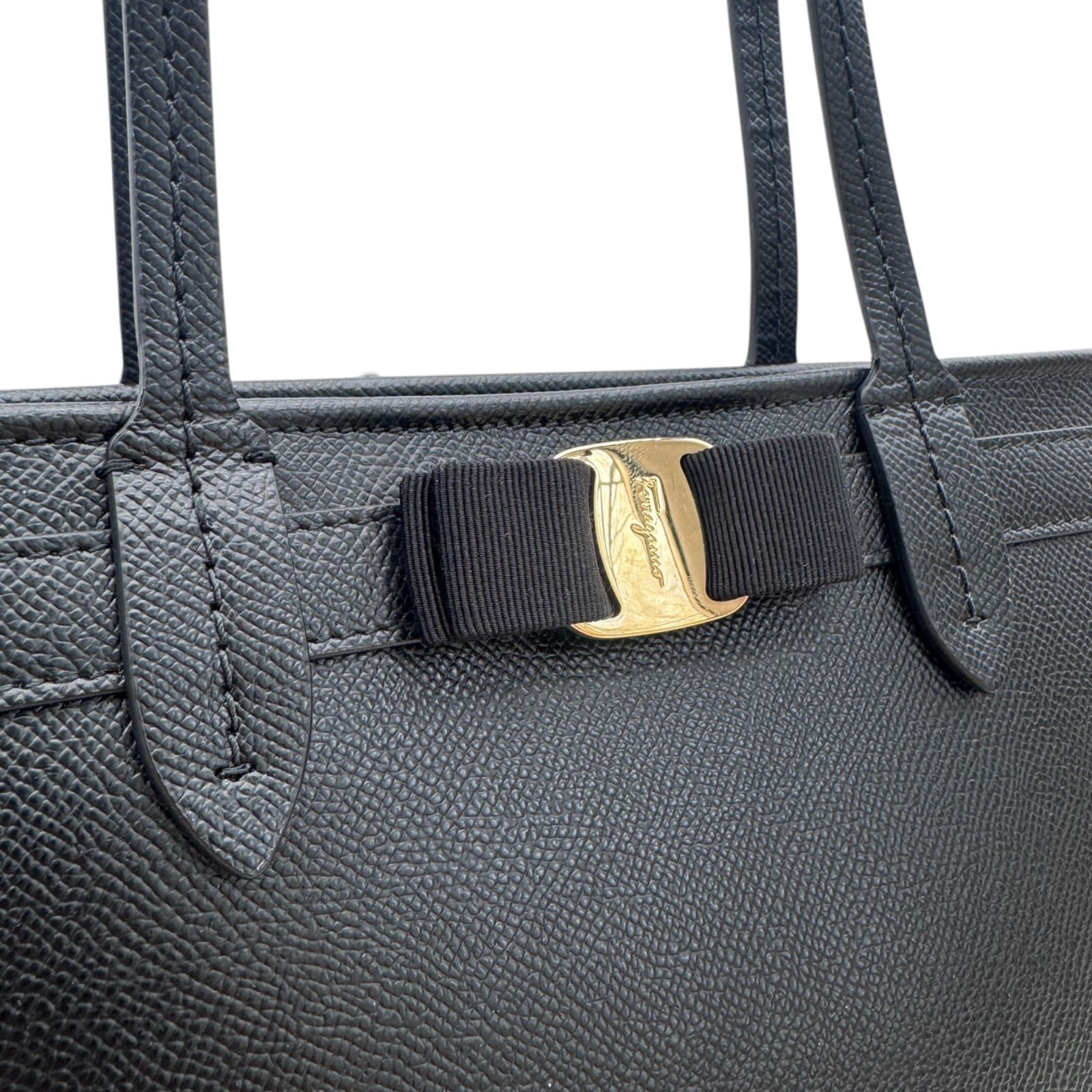 極美品 Salvatore Ferragamo サルヴァトーレフェラガモ ヴァラリボン 