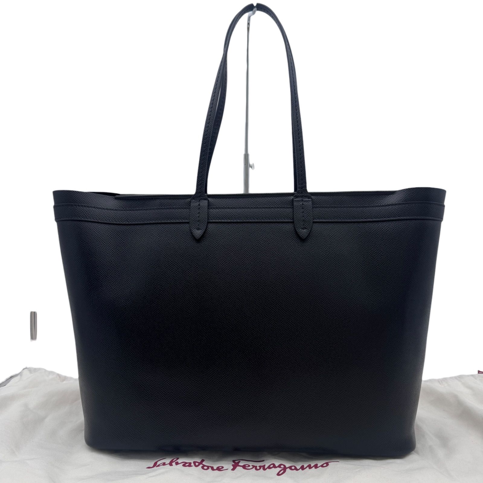 極美品 Salvatore Ferragamo サルヴァトーレフェラガモ ヴァラ 極美品 Salvatore Ferragamo サルヴァトーレフェラガモ ヴァラ