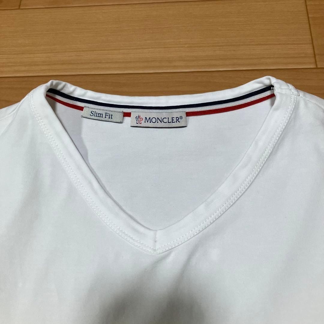 〔美品〕モンクレール　スリムフィット Vネック　Tシャツ　Ｓ　ホワイト　3S81 モンクレール スリムフィット Vネック Tシャツ S ホワイト 3S81