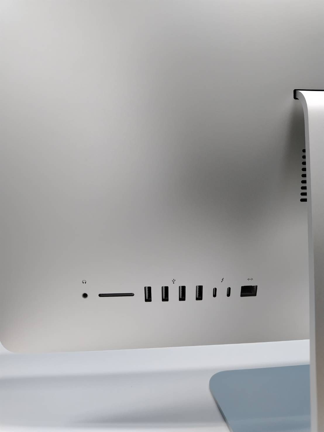 ジャンク】iMac（Retina 4K,21.5インチ,2019）1TB/16GB〈A2116 