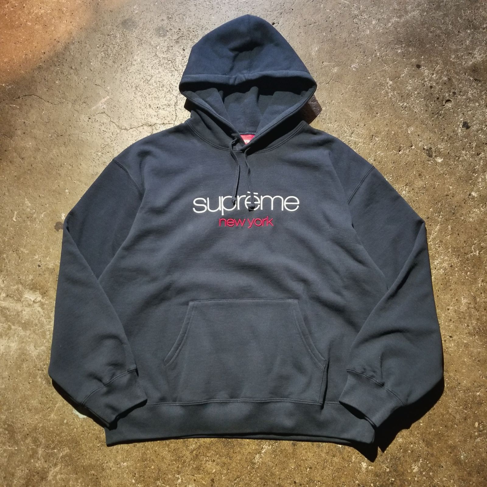 Supreme パーカー ネイビー クラシックロゴ Supreme パーカー ネイビー クラシックロゴ 【公式通販】