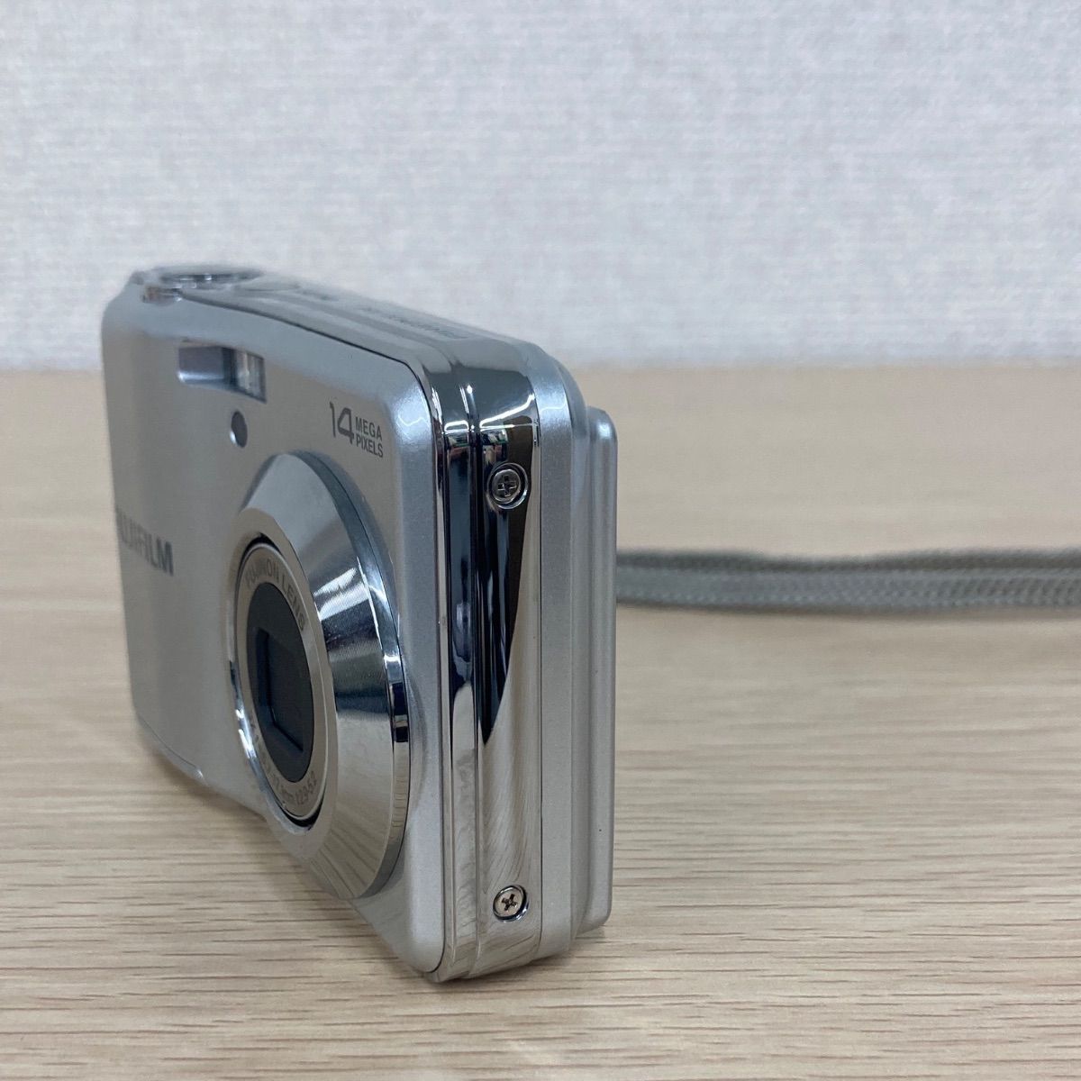 2【通電動作未確認】FUJIFILM FINEPIX AV210 単3電池 デジタルカメラ 