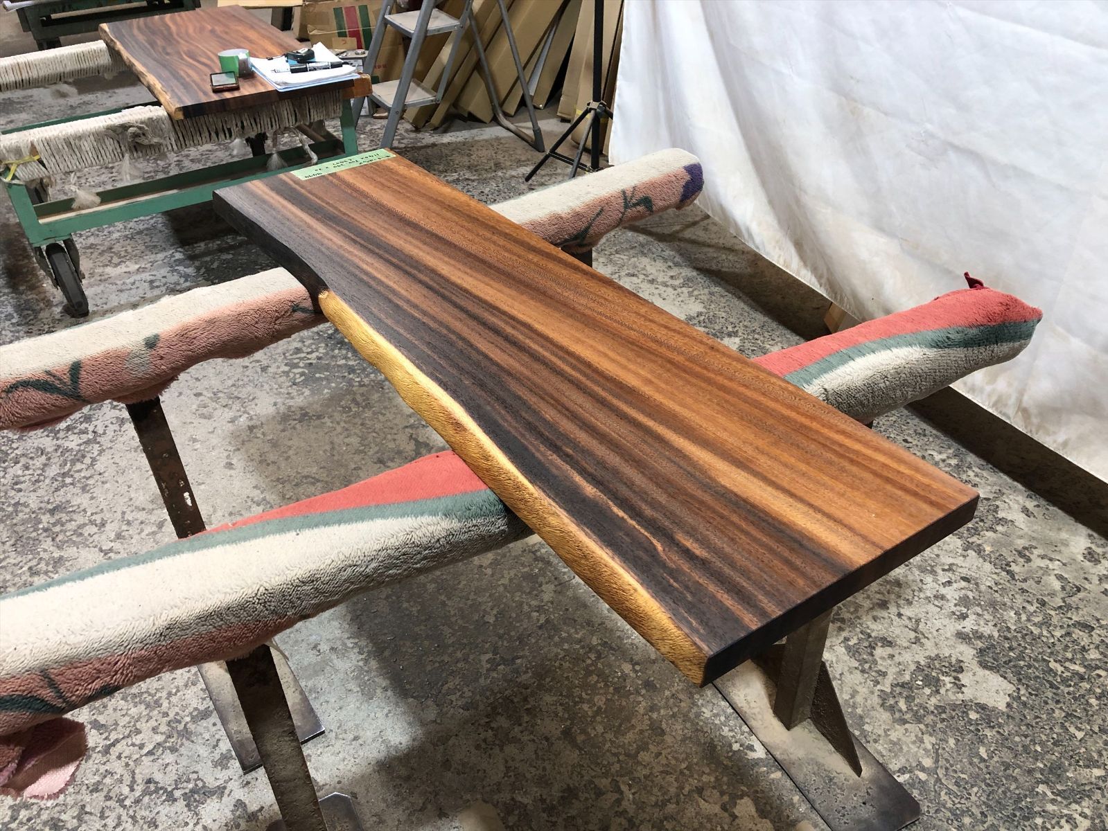 モンキーポッド9474 一枚板無垢 乾燥材 1140x300-290x30mm