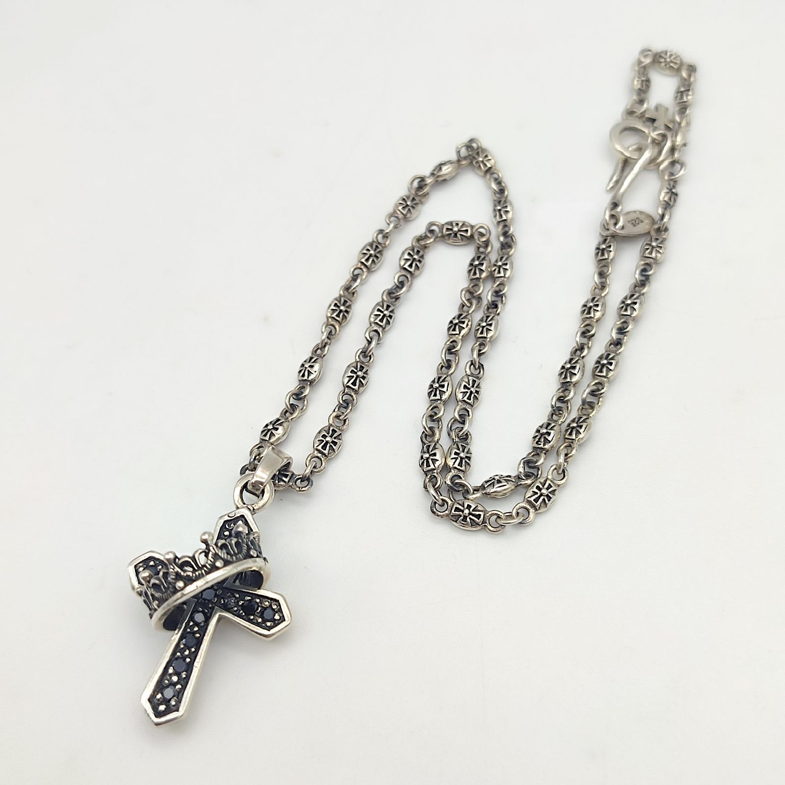CROSS WITH CROWN/STONE ペンダント(BLACK)｜ JUSTIN DAVIS｜名古屋