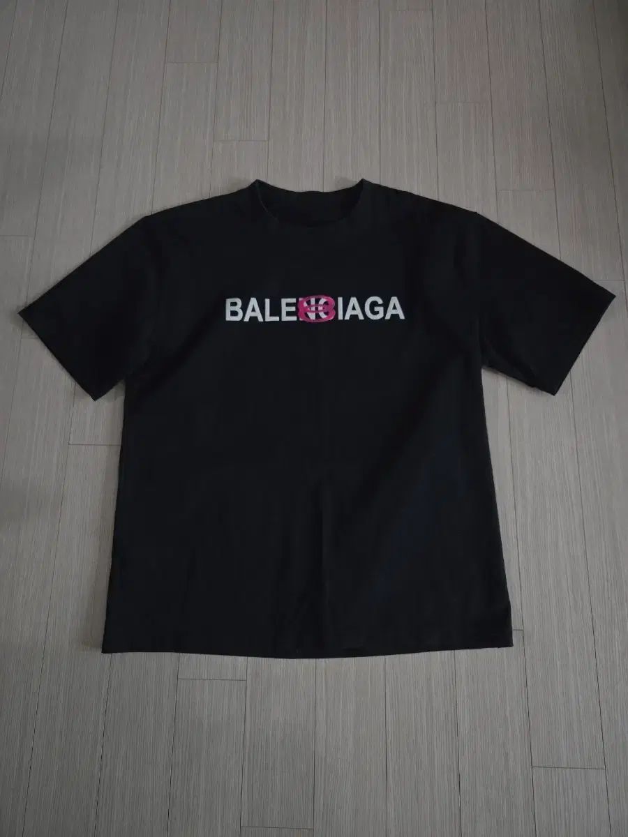 バレンシアガ ロゴ 半袖 Tシャツ ブラック