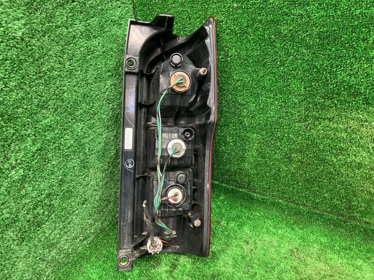 NV350キャラバン VW6E26 左テールランプ・テールライト ロング低床DX