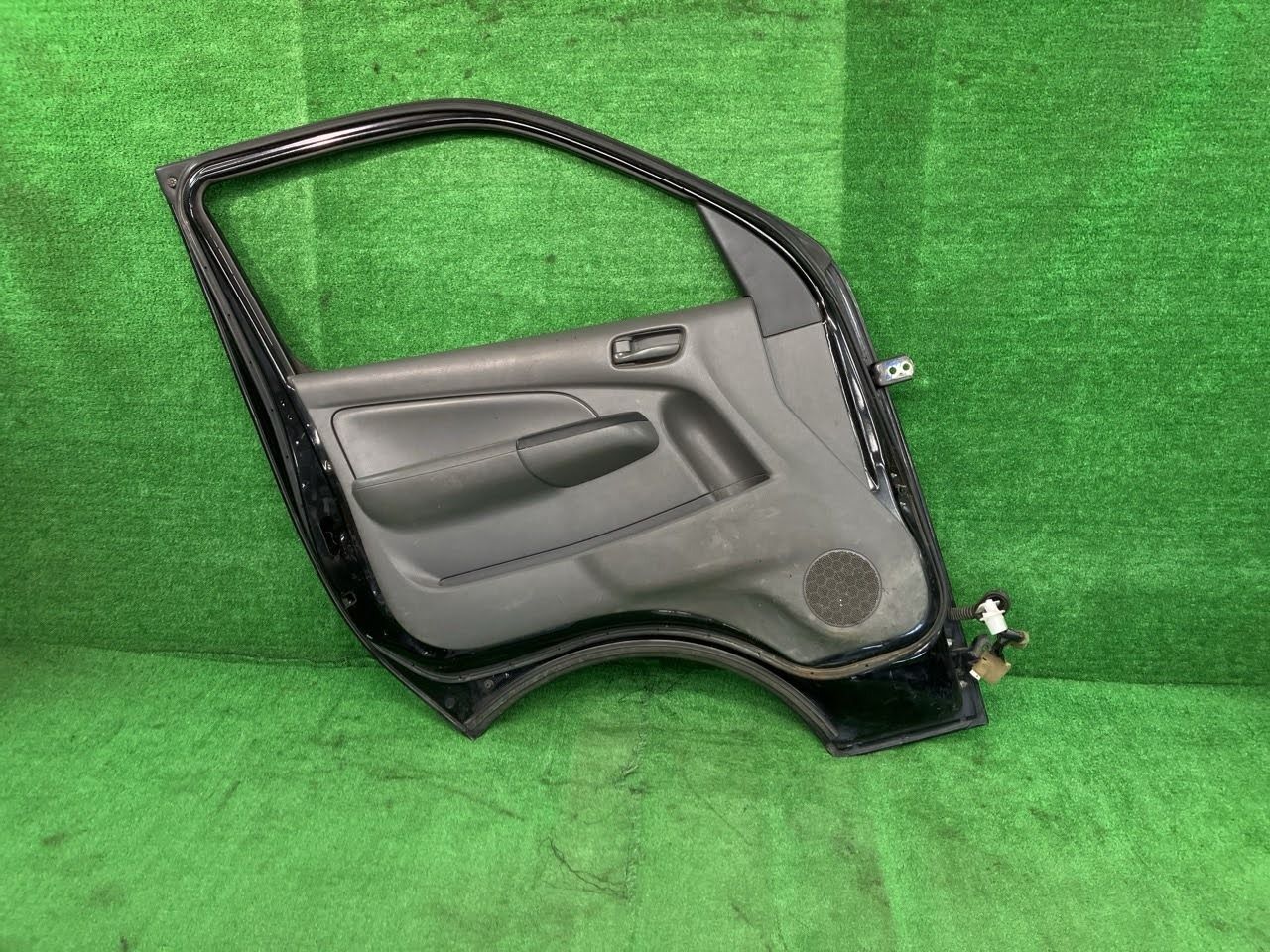NV350キャラバン VW6E26 左フロントドア ロング低床DX 4WD 9人 アサヒ M2H3 H010A-3XAMB KH3 NV350キャラバン VW6E26 左フロントドア ロング低床DX 4WD 9人 アサヒ