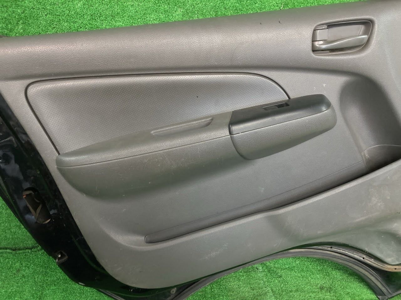 NV350キャラバン VW6E26 左フロントドア ロング低床DX 4WD 9人 アサヒ M2H3 H010A-3XAMB KH3 NV350キャラバン VW6E26 左フロントドア ロング低床DX 4WD 9人 アサヒ