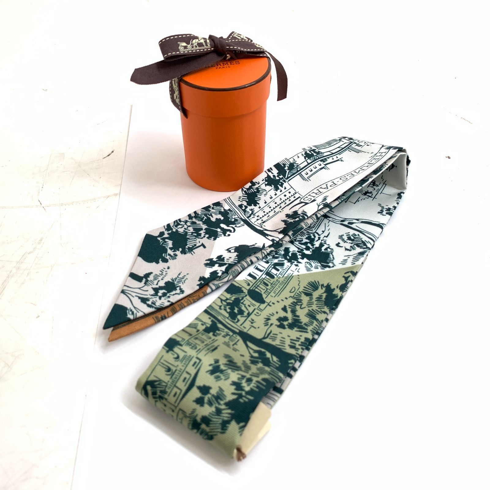f001 L 4. 未使用新品 エルメス HERMES スカーフ ツイリー