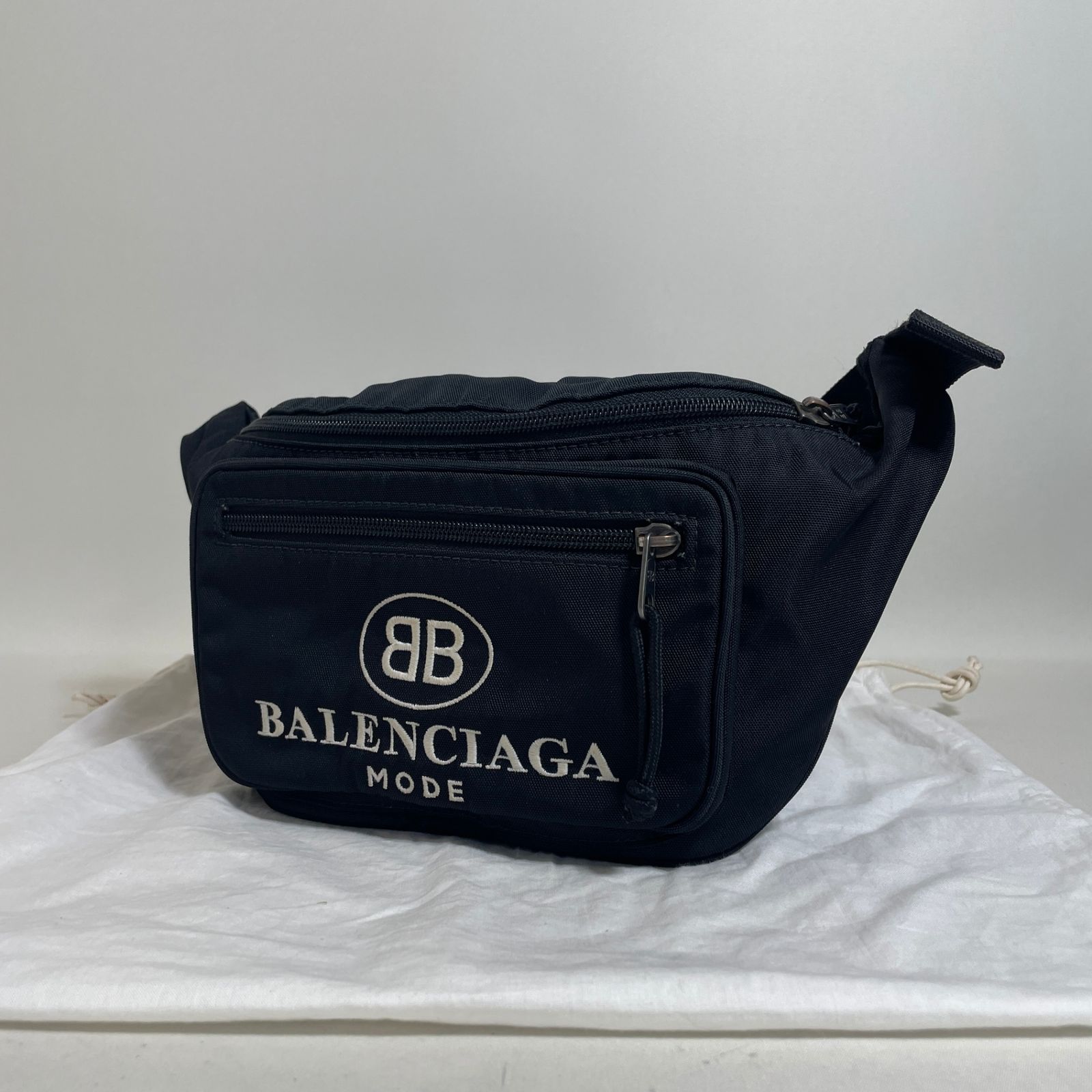 2603-242｜美品｜バレンシアガ ボディバッグ ナイロン ブラック - メルカリ