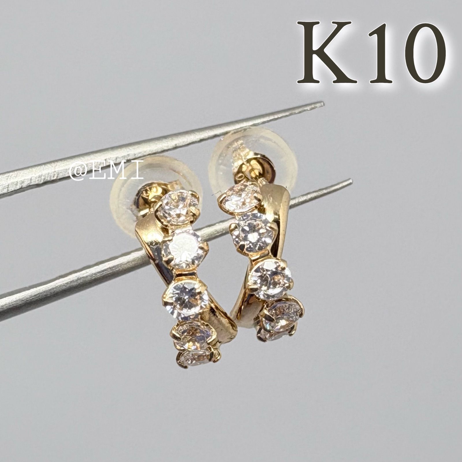 K10 イエローゴールド カーブ CZ スタッドピアス 日本製 - メルカリ