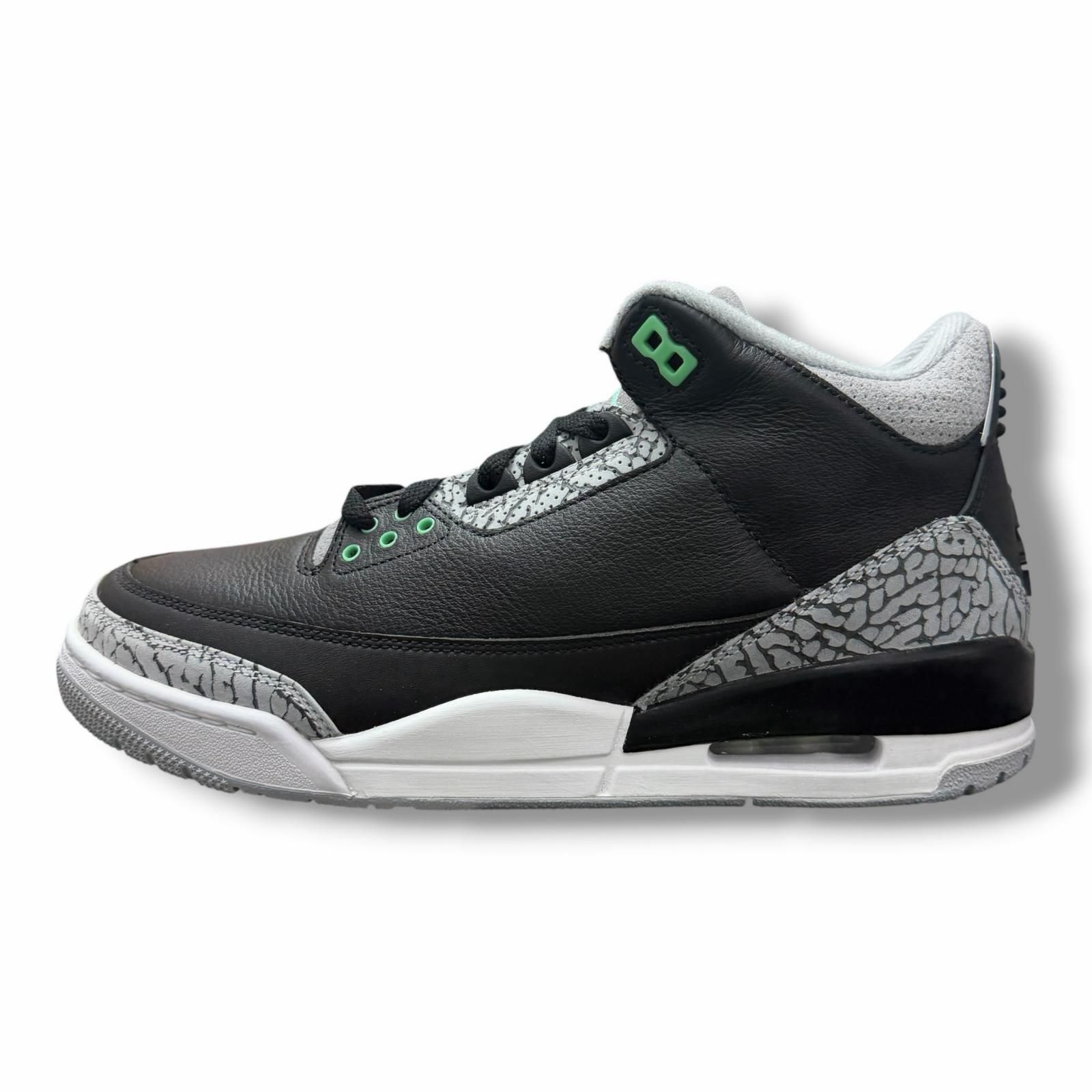 未使用 NIKE Air Jordan 3 Retro 