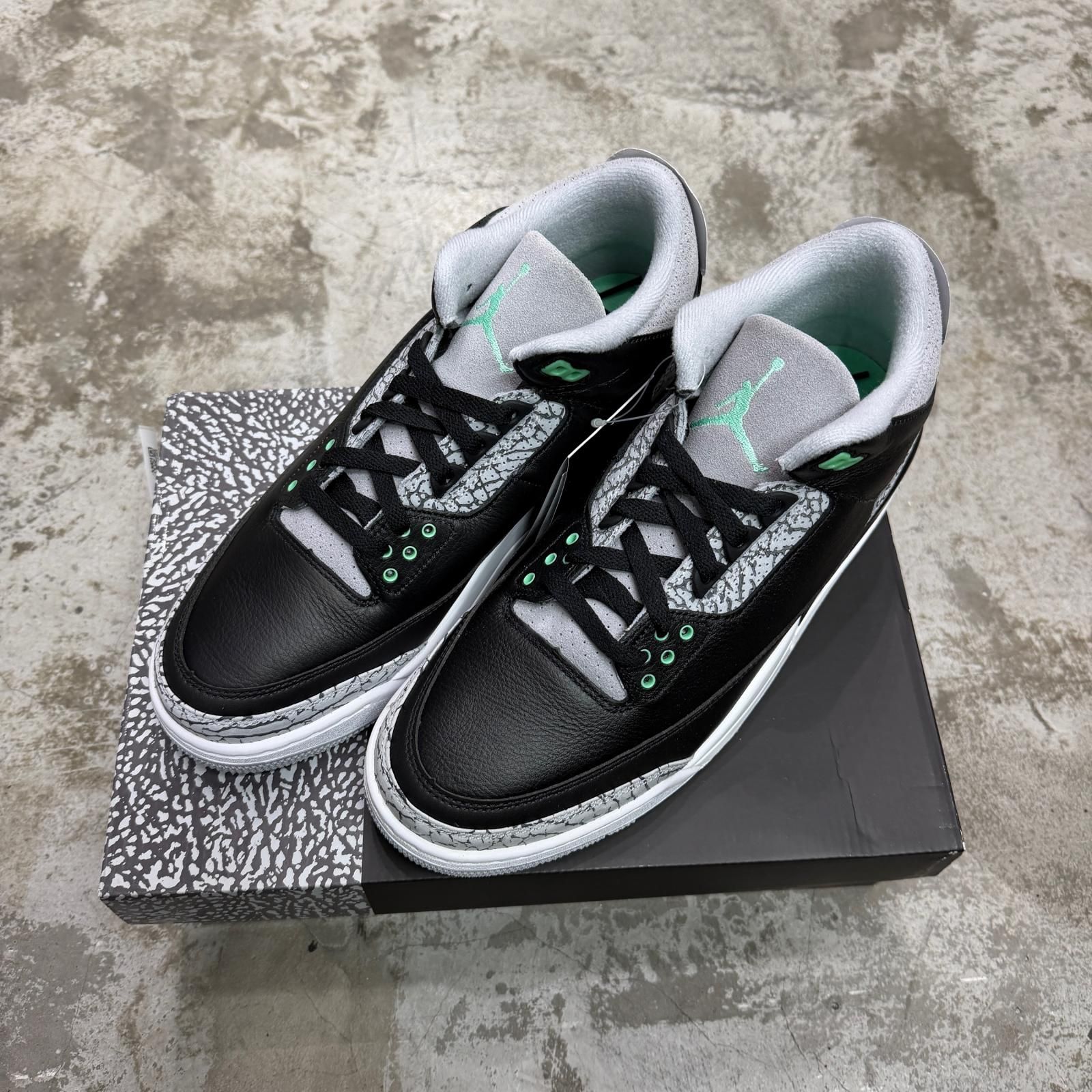 未使用 NIKE Air Jordan 3 Retro 