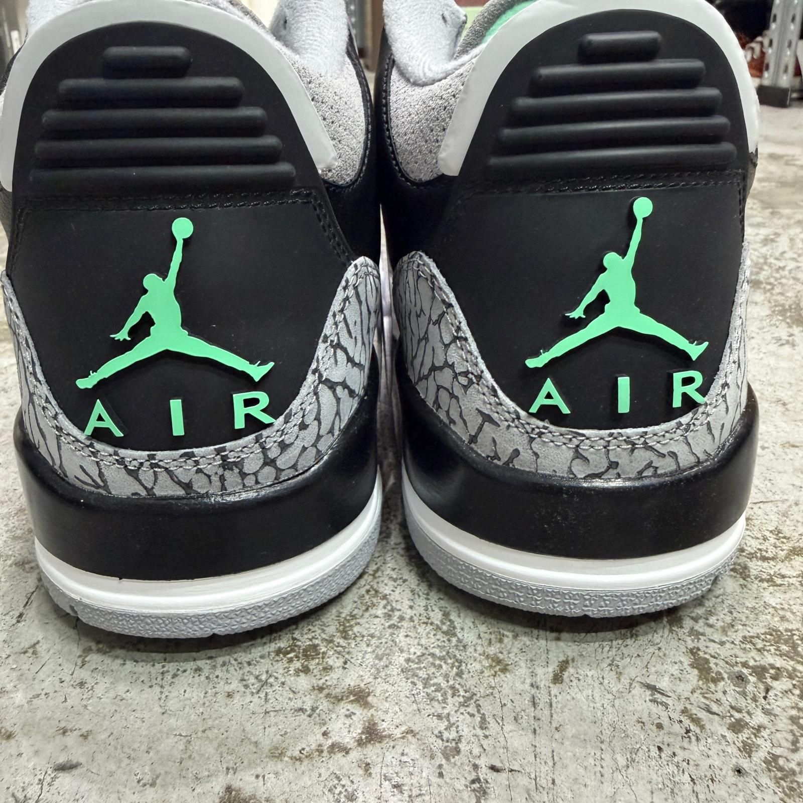 未使用 NIKE Air Jordan 3 Retro 