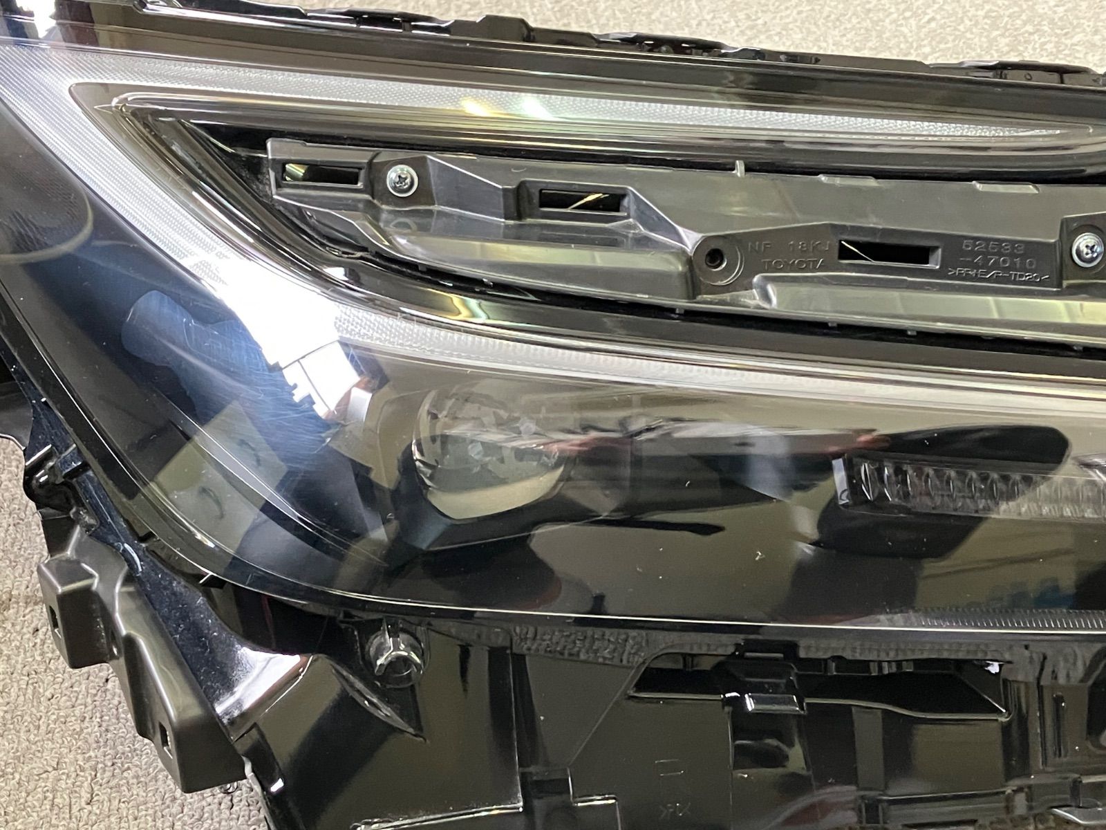トヨタ 60系プリウス 左LEDヘッドライト 47-127-訪問着フルセット正絹