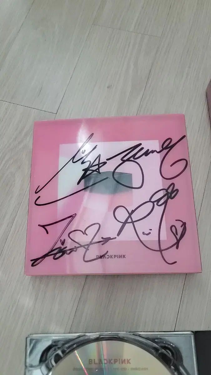 BLACKPINK サイン入り アルバム ジス(JISOO) ジェニ ロゼ リー BLACKPINK サイン入り アルバム ジス(JISOO) ジェニ ロゼ リー