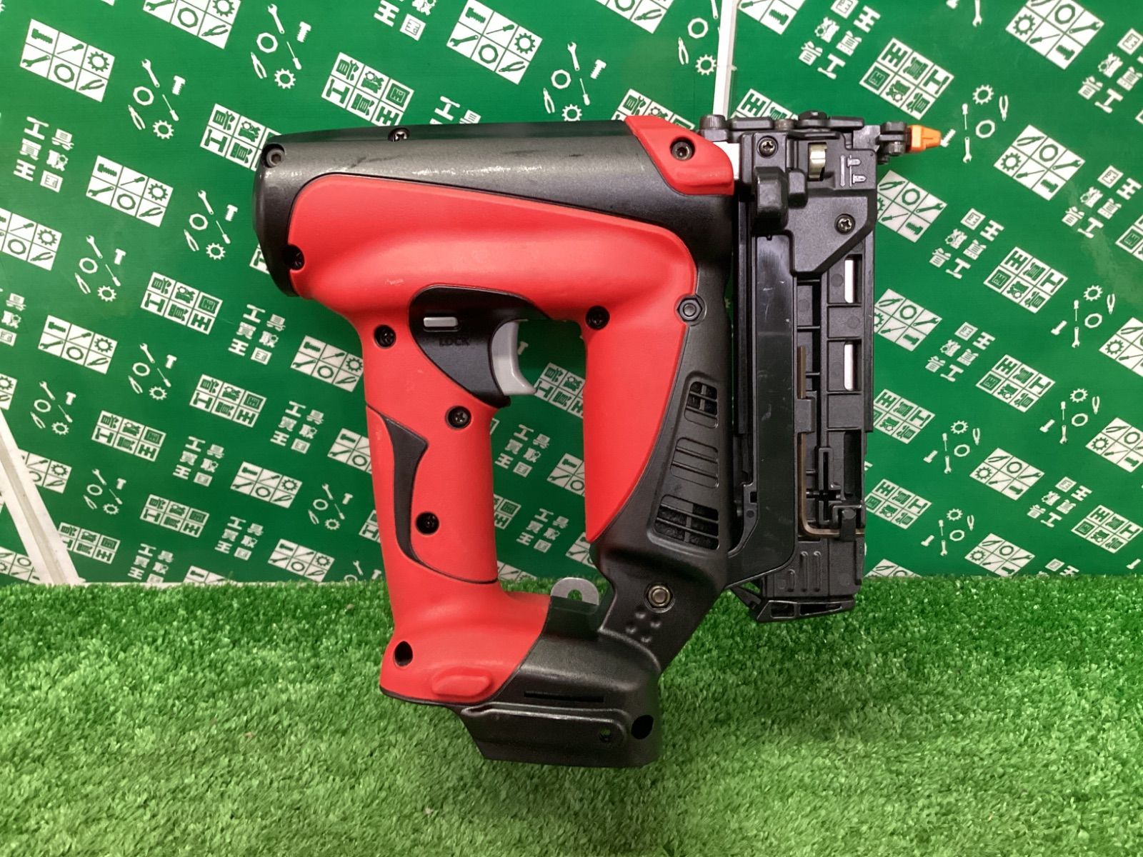 美品】MAX(マックス) 35㎜ 14.4v 充電式ピンネイラ (本体のみ) TJ-35P2 