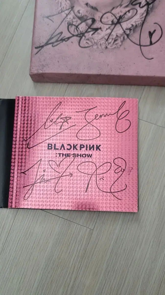 BLACKPINK サイン入り アルバム ジス(JISOO) ジェニ ロゼ リー BLACKPINK サイン入り アルバム ジス(JISOO) ジェニ ロゼ リー