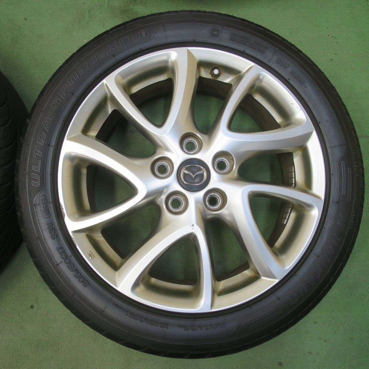 バリ溝！23年！9.5分☆マツダ アクセラ プレマシー 等 純正 205/50R17 
