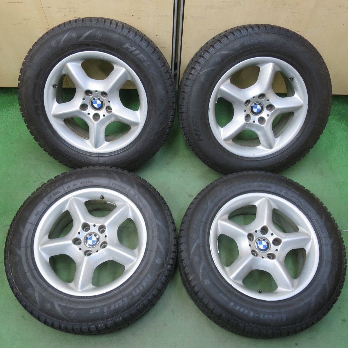 バリ溝！9分☆BMW X5 純正 235/65R17 スタッドレス ハイフライ Win 