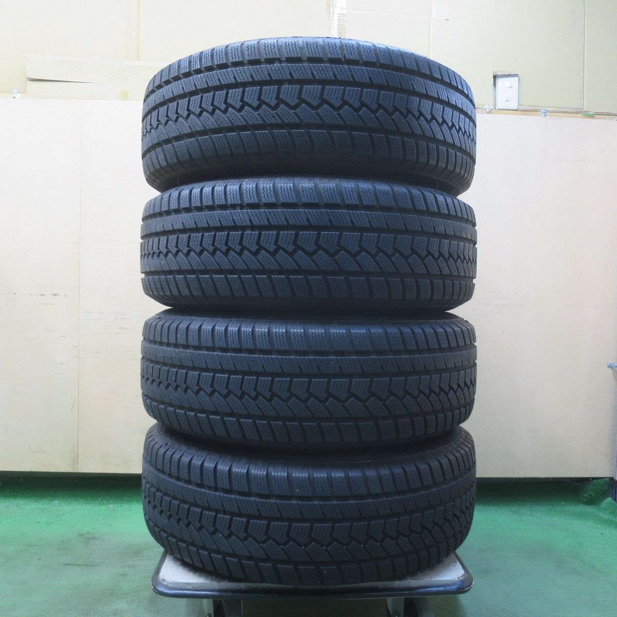 バリ溝！9分☆BMW X5 純正 235/65R17 スタッドレス ハイフライ Win 