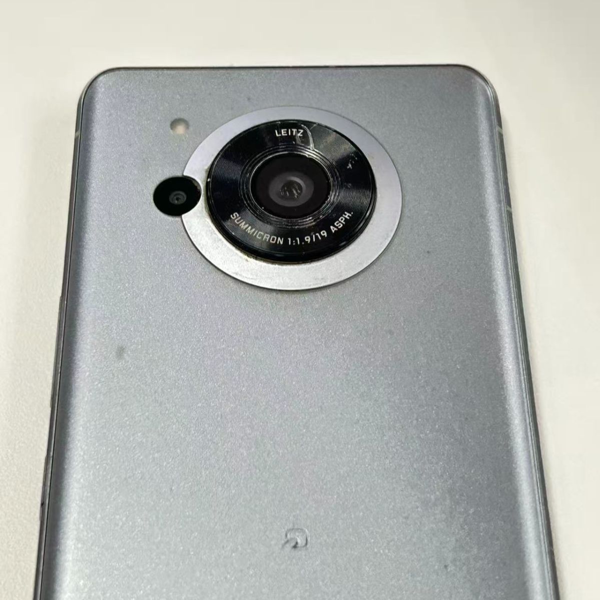 液晶不良】AQUOS R7 シルバー 256GB 訳あり - メルカリ