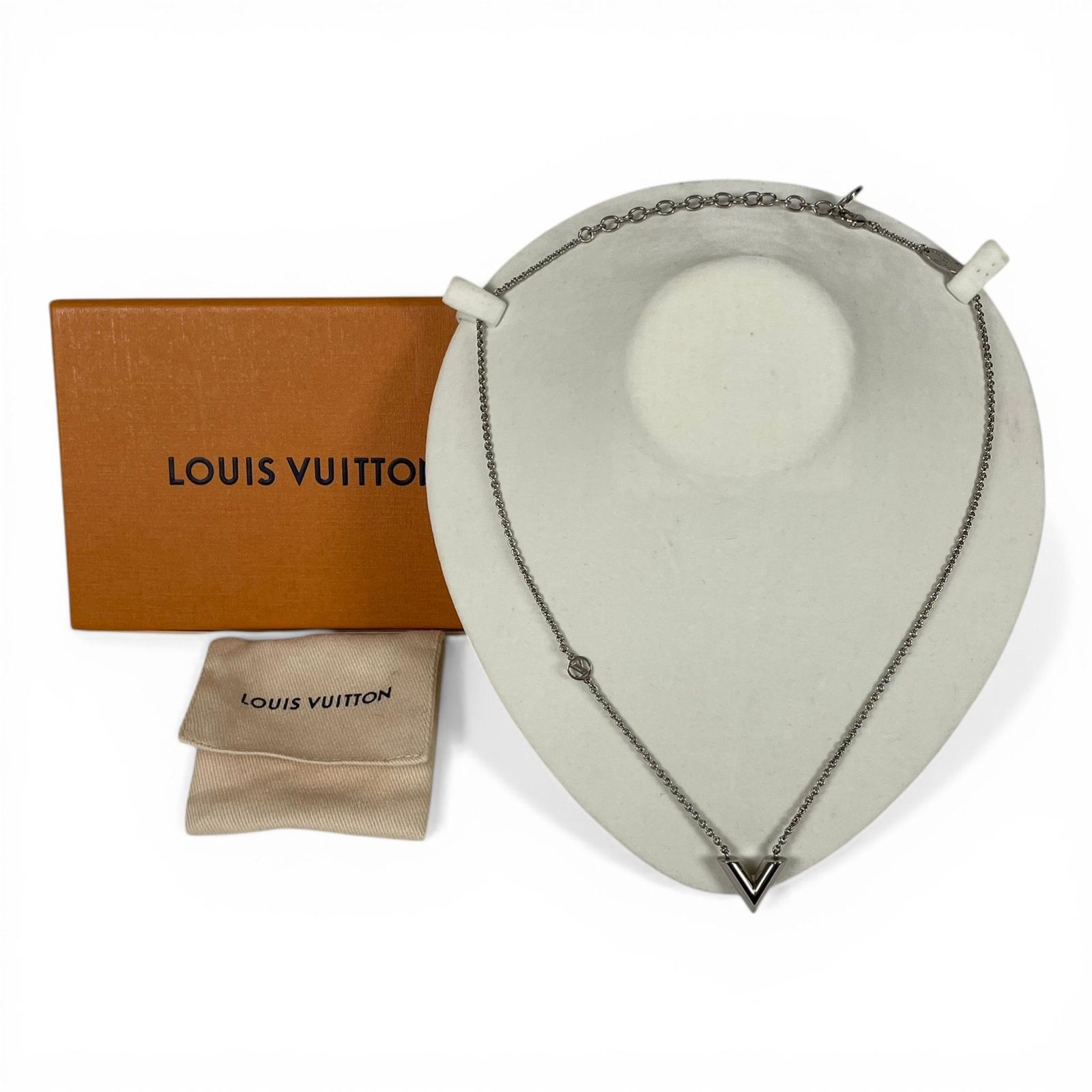 LOUIS VUITTON ルイヴィトン ネックレス エセンシャルV シルバー