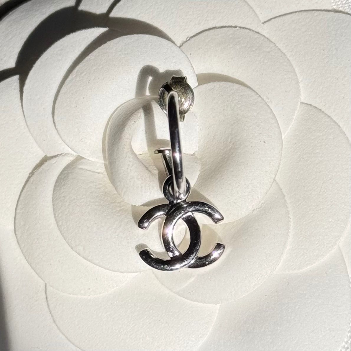 美品 CHANEL シャネル ココマーク フープピアス 両耳用 シルバー a17