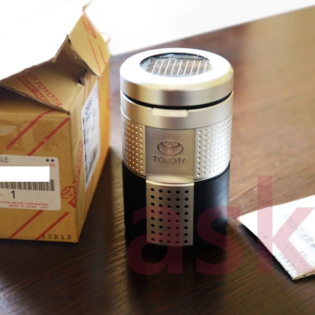 定番，最新作 トヨタ純正部品 灰皿（LEDイルミネーション付