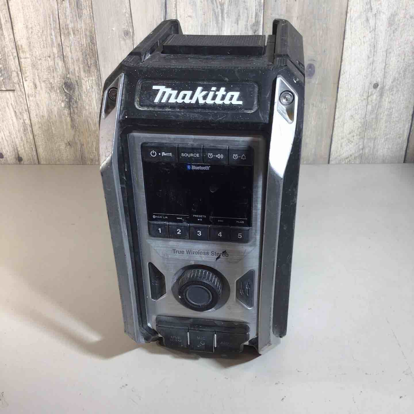 マキタ(makita) MR113B コードレスラジオ【船橋馬込店】【店頭取引限定】【中古】管理番号：ITIYLT1XSO68 ☆マキタ(makita) コードレスラジオ MR113B【戸田店】 - メルカリ