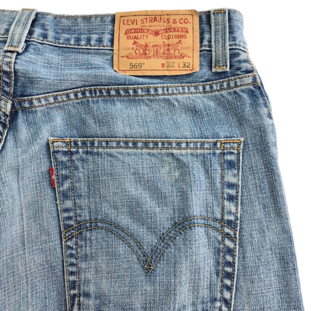 00年代 Levi's リーバイス 569 デニムパンツ ライトブルー(メンズ W32 L32)中古 古着 X6753 00年代 Levi's リーバイス 569 デニムパンツ ライトブルー(メンズ W32