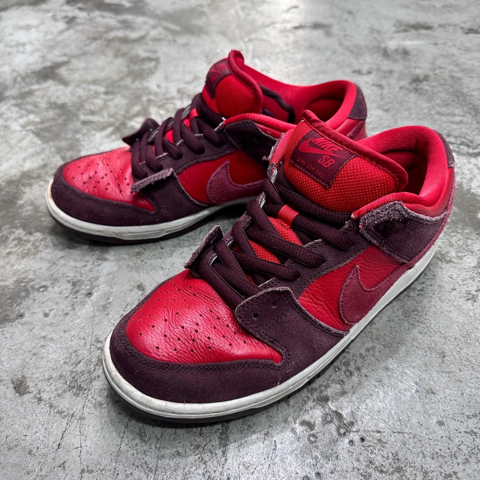 NIKE SB Dunk Low 