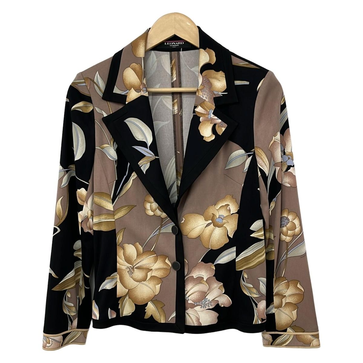LEONARD(レオナール) ジャケット サイズM レディース美品 - 黒 LEONARD(レオナール) ジャケット サイズM レディース美品 - 黒