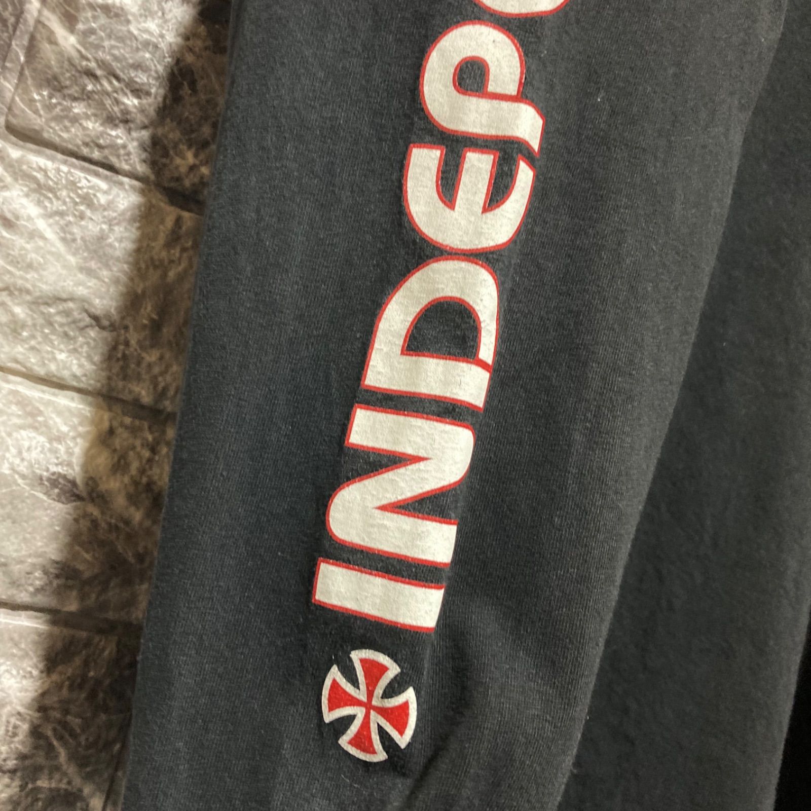INDEPENDENT ロンT インディペンデント 袖ロゴ アイアンクロス