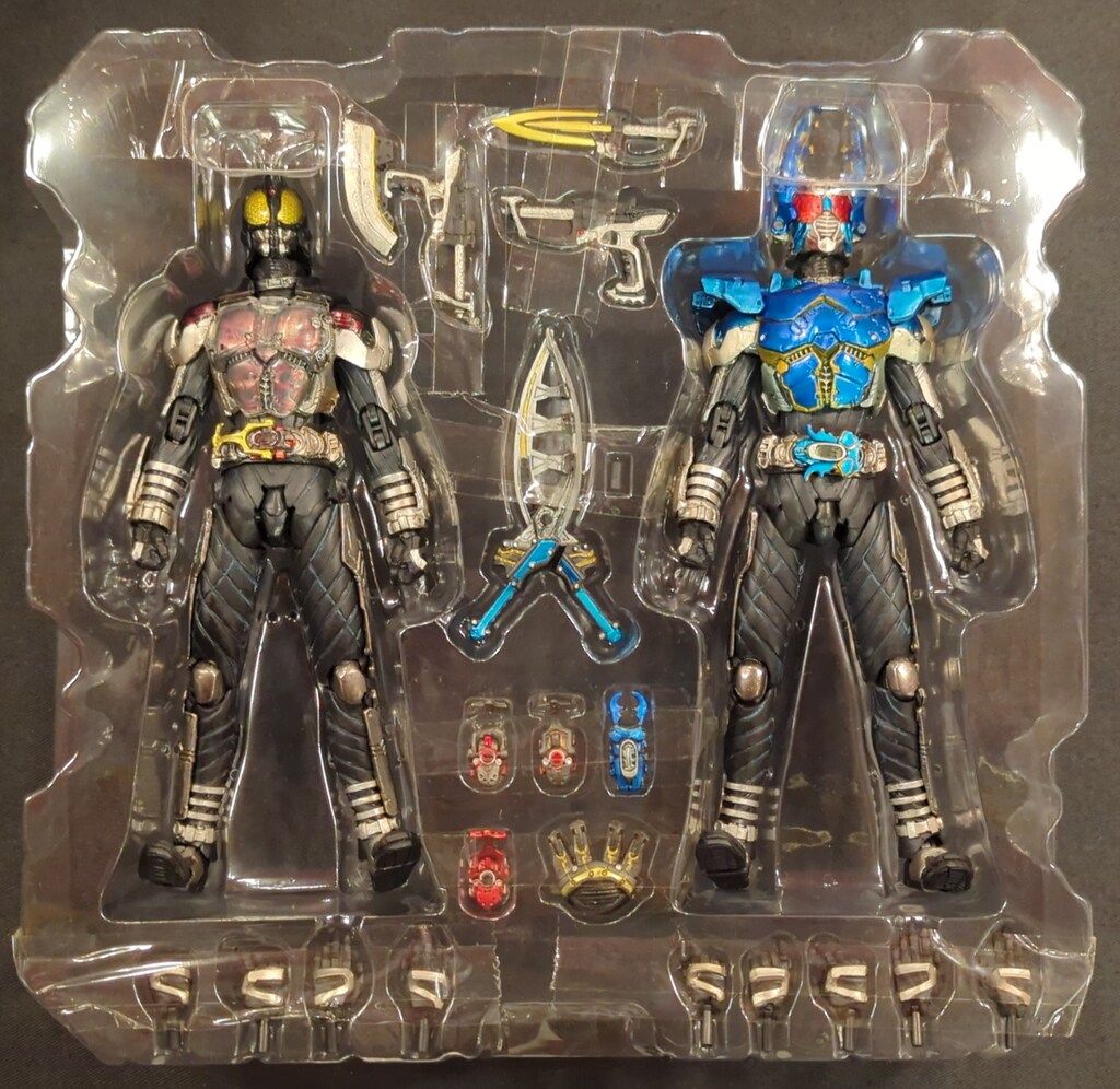 バンダイ S.I.C. 仮面ライダーカブト 仮面ライダーダークカブト&仮面