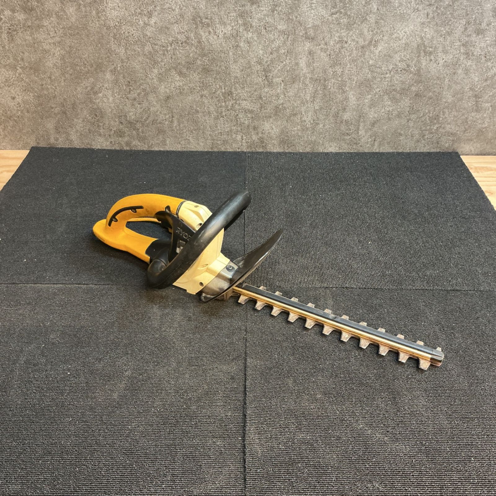 中古】リョービ(RYOBI) ヘッジトリマー HT-3032 【越谷店】 - メルカリ