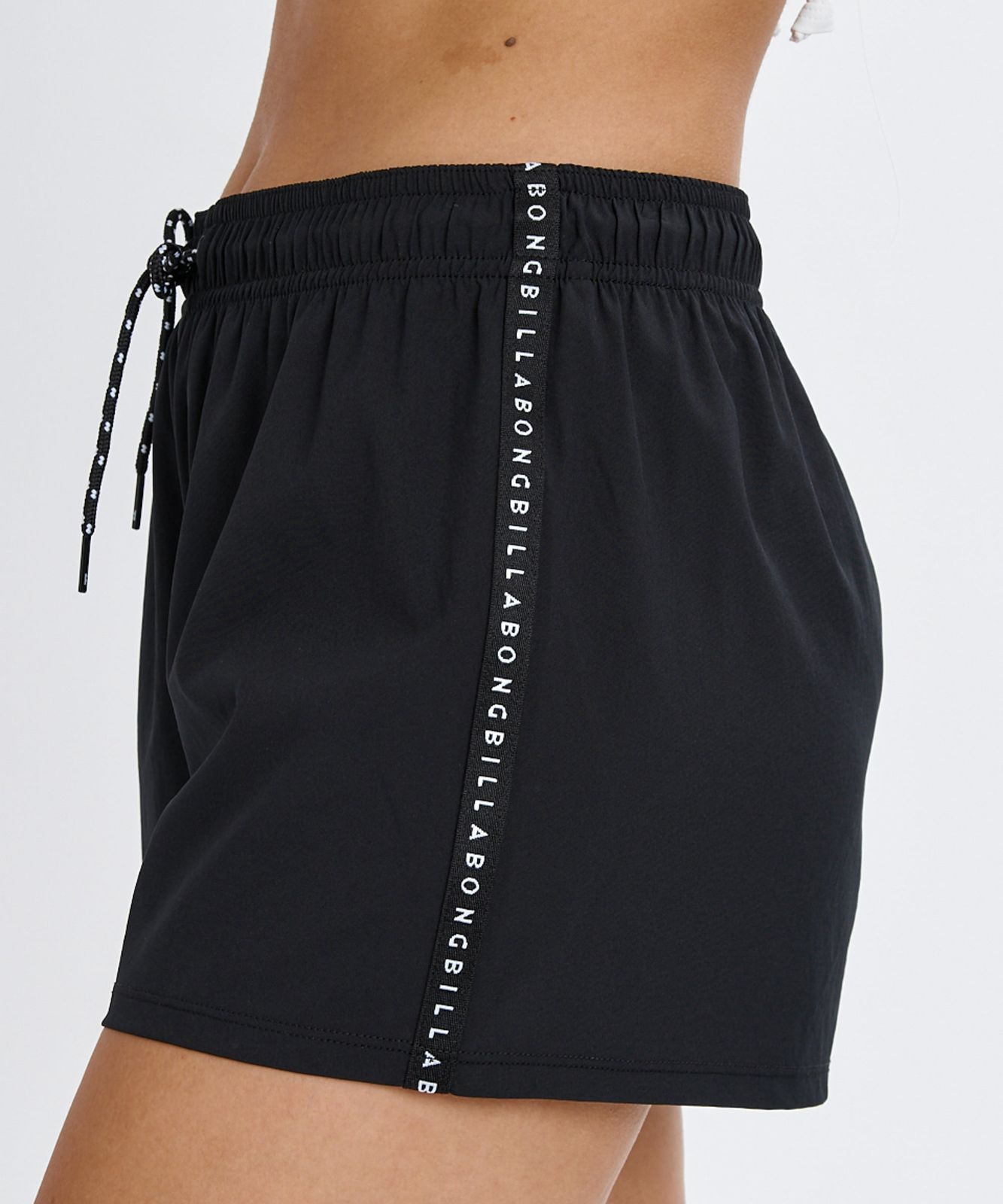 2026春夏 新品【BILLABONG/ビラボン】SIDE LOGO TAPE SOLID ボードショーツ BLK レディース BG013503