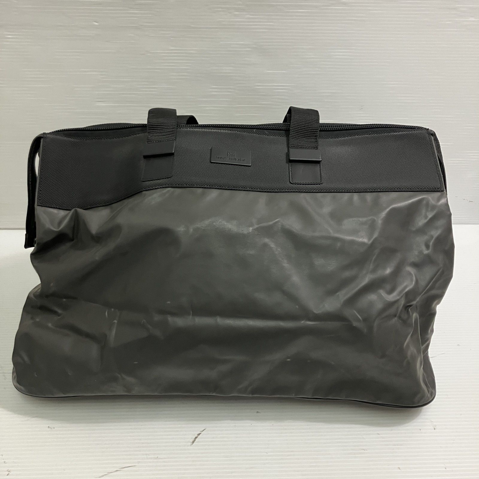 ◇ ISSEY MIYAKE イッセイミヤケ ボストンバッグ 旅行カバン 鞄 大容量