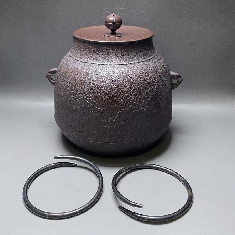 イ396 茶釜『釜師 佐藤浄清作』『細霰地文 真形羽釜 共箱』鉄釜 茶道具