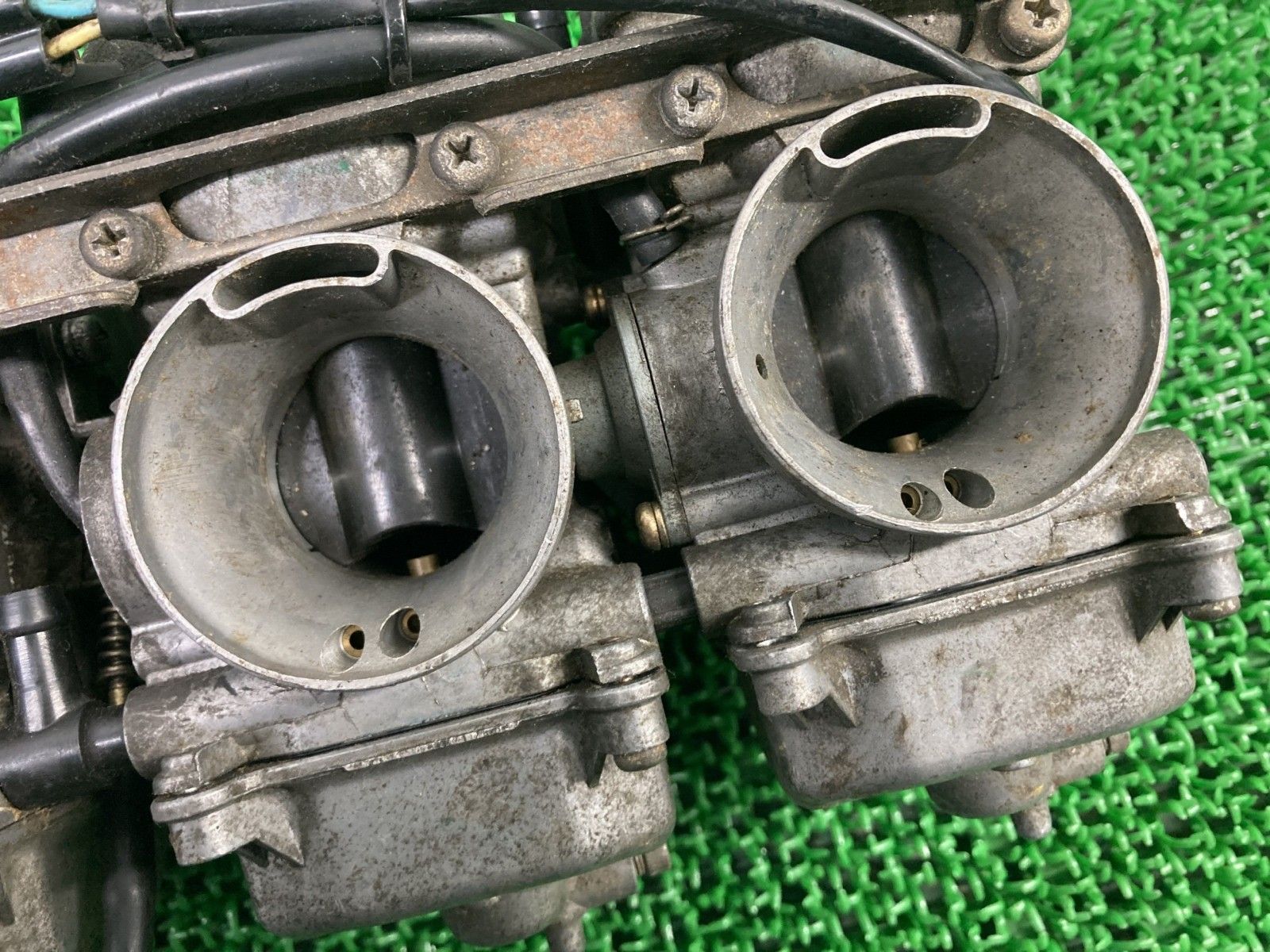 ZRX1100 キャブレター G318 カワサキ 純正 中古 バイク 部品 ZRT10C 