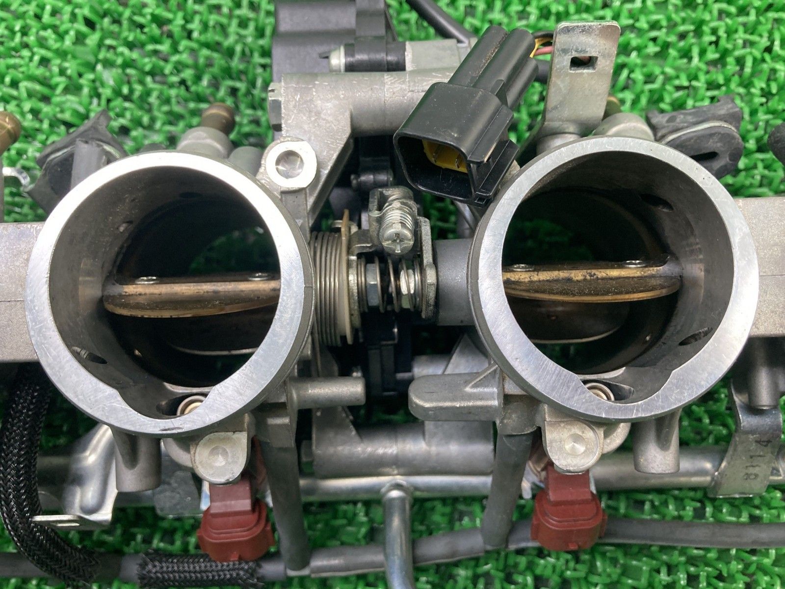 ZX-14R スロットルボディ カワサキ 純正 中古 バイク 部品 ZXT40E