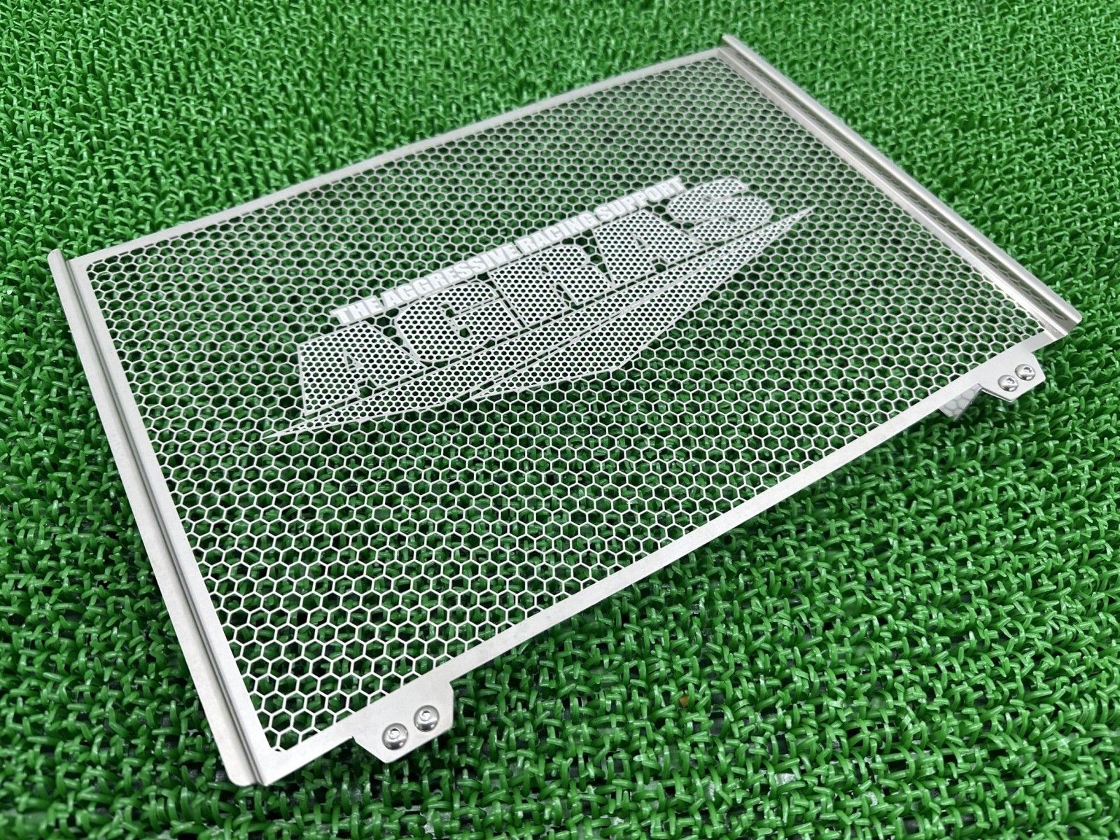 アグラス製MT-09 ラジエーターコアガード 社外 中古 RN34J AGRAS ラジエターカバー 未使用品 ステンレス エッチング仕上げ lR アグラス製MT-09 ラジエーターコアガード 社外 中古 RN34J AGRAS