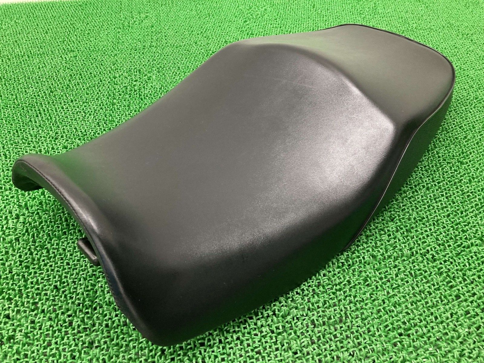 CB1300SF シート MEJ ホンダ 純正 中古 バイク 部品 SC54 前期 オプション ローシート カーボン調 車検 Genuine Ov CB1300SF シート MEJ ホンダ 純正 中古 バイク 部品 SC54 前期