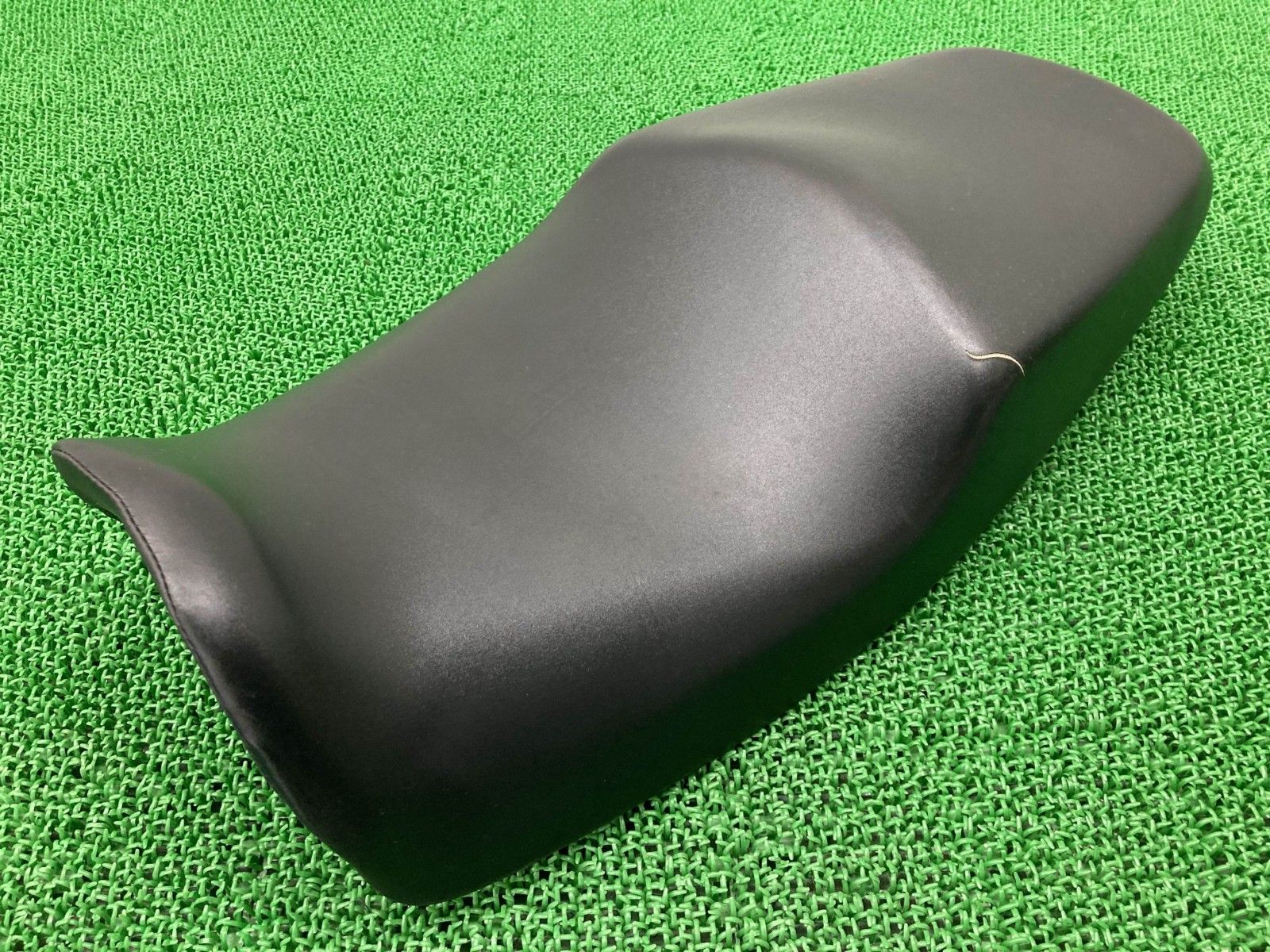 CB400SF シート MCE ホンダ 純正 中古 バイク 部品 NC39 NC42 修復素材