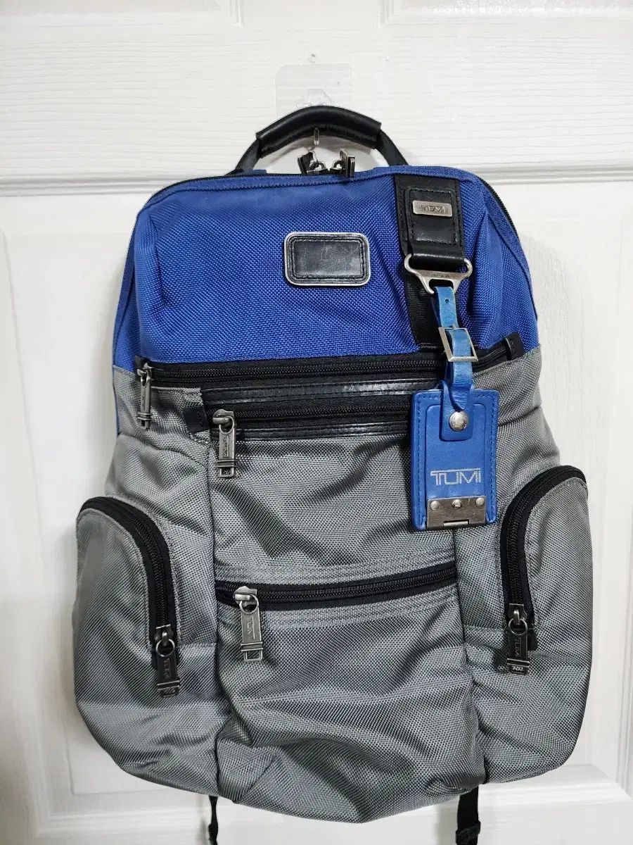 ショッピング人気 美品 TUMI トゥミ アルファブラボーノックス バック