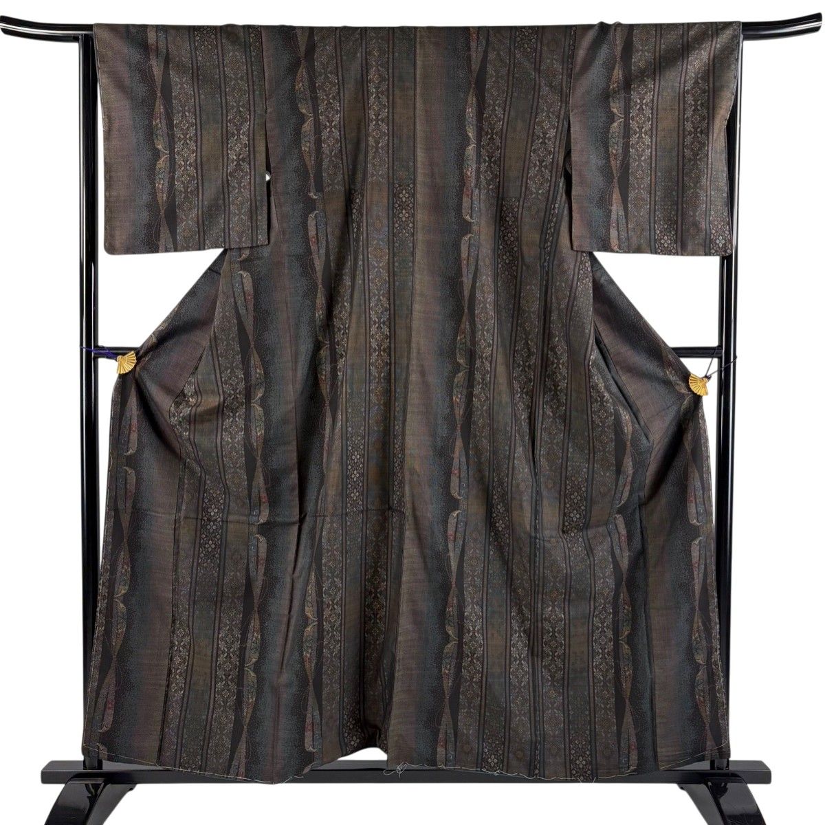 大島紬 美品 逸品 身丈164.5cm 裄丈65cm 正絹 【中古】 美品】 大島紬 身丈158.5cm 裄丈66cm M 袷 純泥染 証紙あり 蝶 墨色