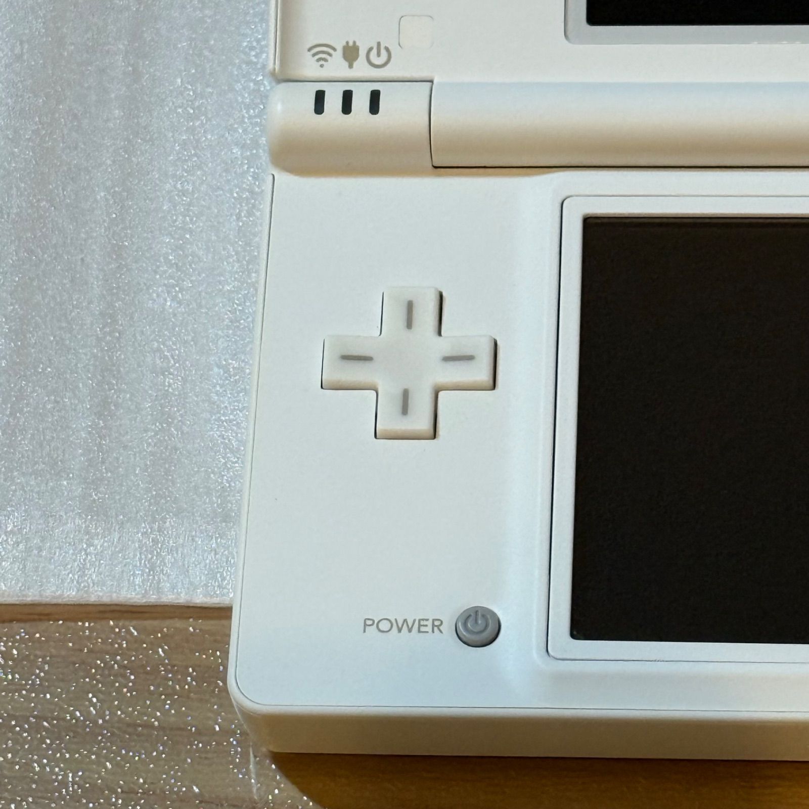ニンテンドーDSi ホワイト ほぼ未使用 3-186【美品】ニンテンドーDSi ホワイト 箱付き - メルカリ